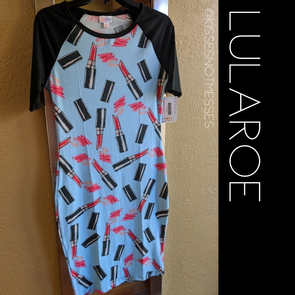 LuLaRoe Julia lipstick print dress